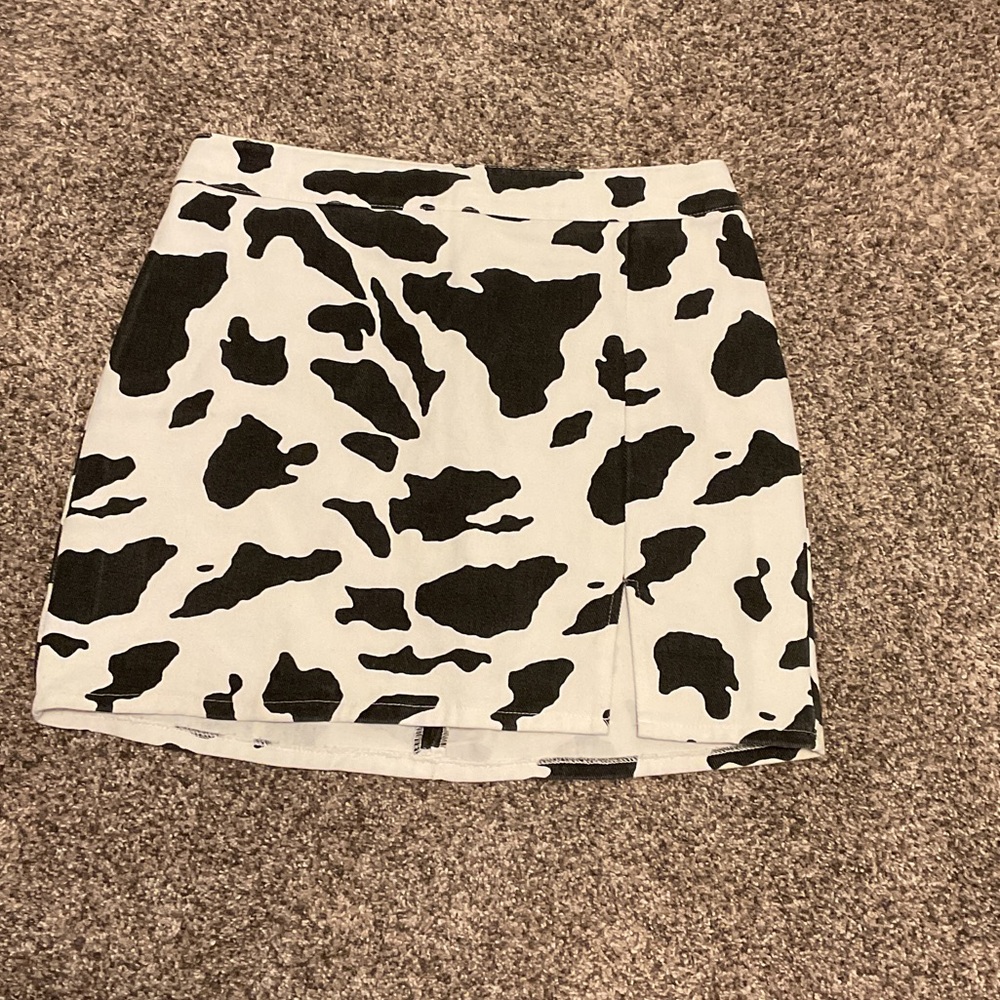 Le Lis Black and White Patterned Mini Skirt